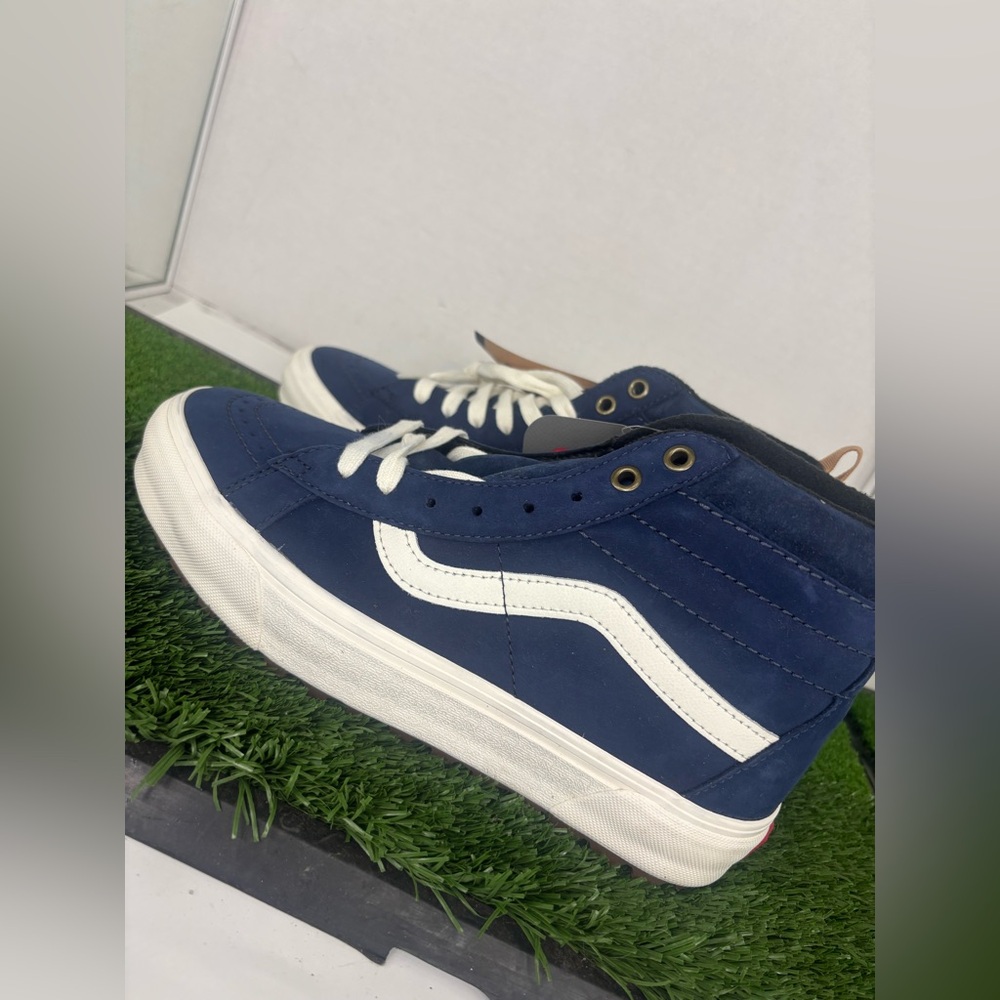 Vans SK8-Hi Mte-1 Dress Blues/Nubuck New Size 9.5 Women’s